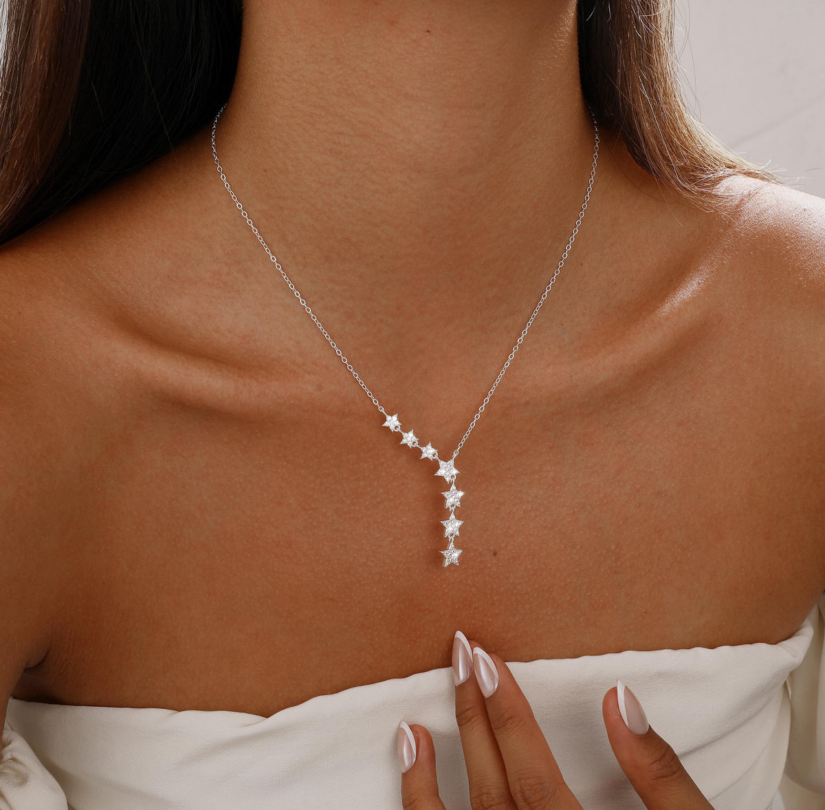 Crystal Dainty Star Necklace for Women 18K Gold Plated Star CZ Charm Statement Y-Necklace Gold/Silver Shining Exquisite Choker Necklace for Women Adjustable Jewelry Gifts